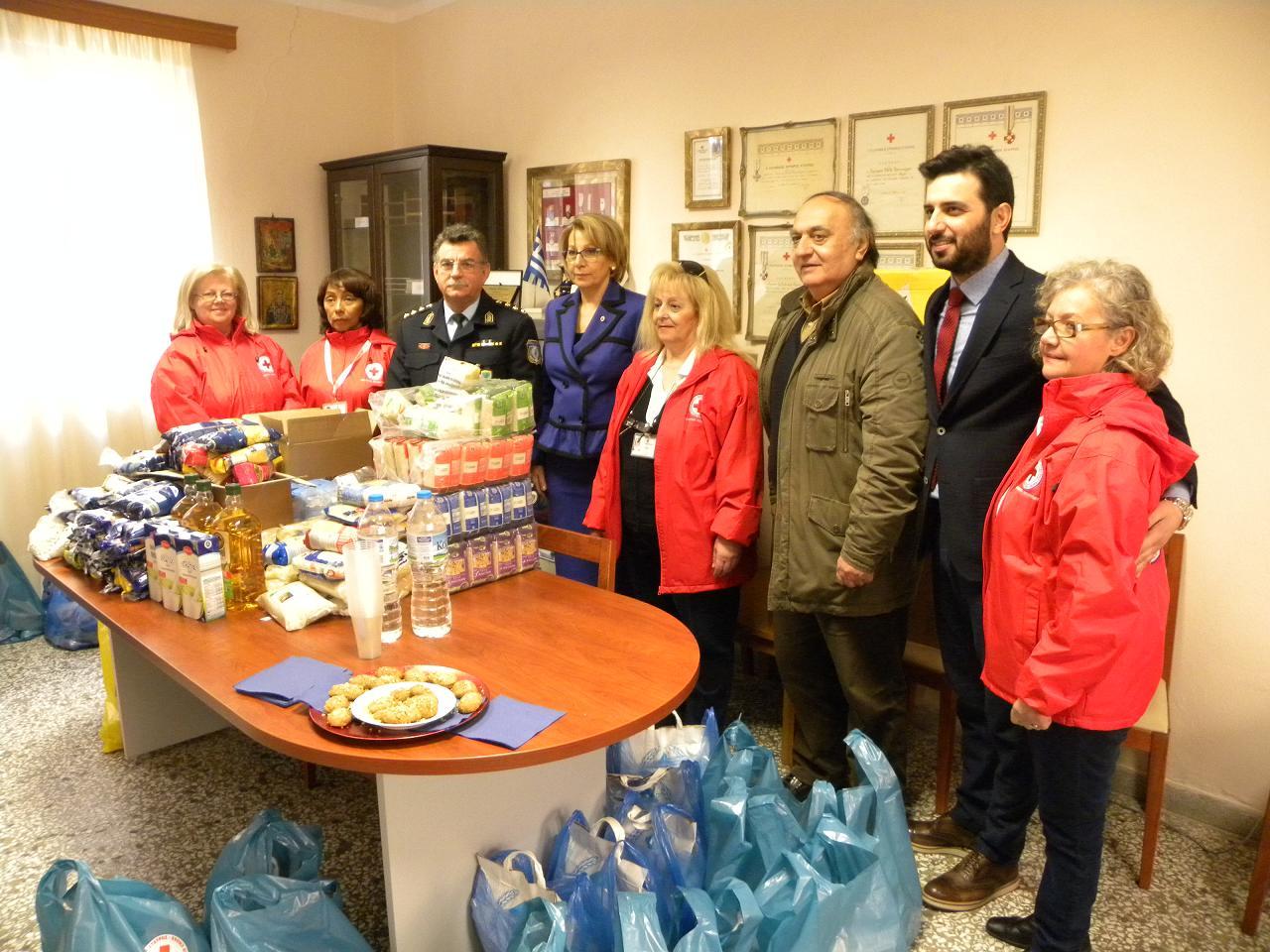  Η Αστυνομία πρόσφερε τρόφιμα και δώρα σε κοινωφελή ιδρύματα 