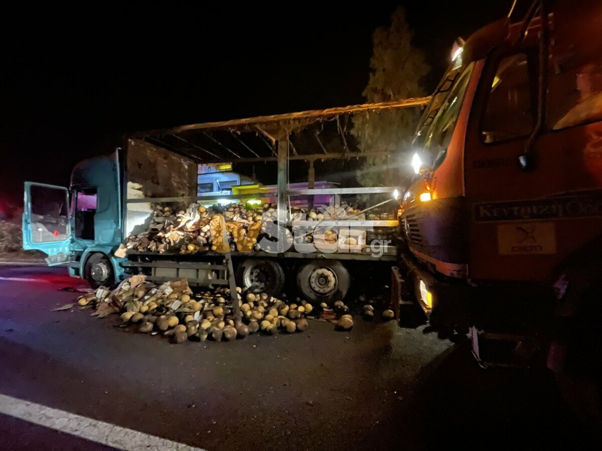 Εθνική οδός: Φωτιά σε φορτηγό με καρπούζια και πεπόνια - Ξεκίνησε από Τρίκαλα για τη λαχαναγορά της Αθήνας 