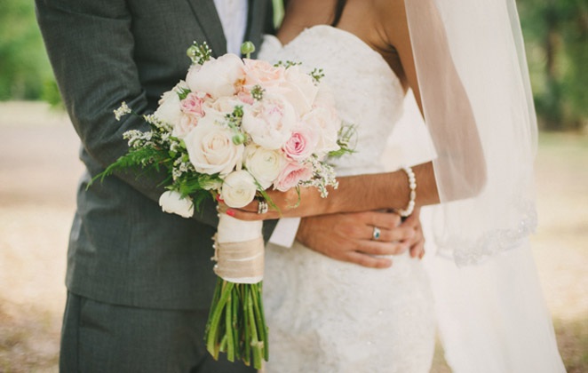 Χορήγηση γαμήλιου βοηθήματος σε νύφες από την Καλλιρόη και το Κατάφυτο 
