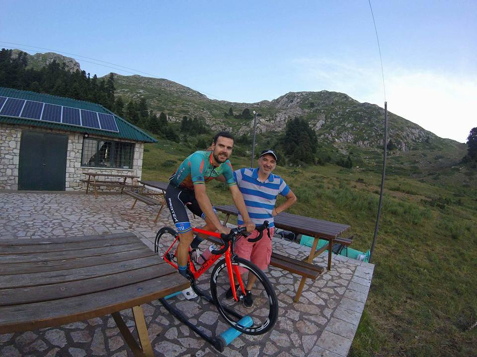 Ο πρωταθλητής ορεινής ποδηλασίας Περικλής Ηλίας στο καταφύγιο Κόζιακα