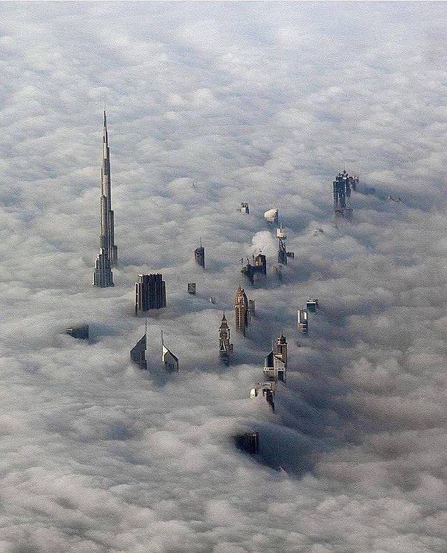 Το Ντουμπάϊ πάνω από τα σύννεφα δια χειρός Tρικαλινού
