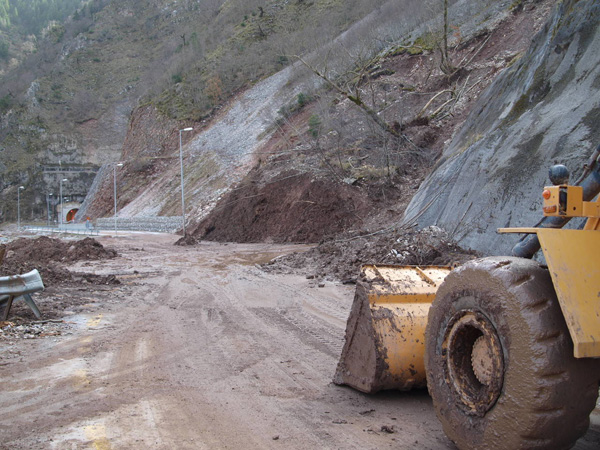 Ξεπερνούν τα 140 εκ. ευρώ οι ζημιές στη Θεσσαλία 