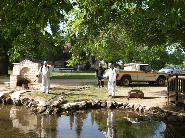 Ψεκασμοί στο πάρκο του Αη Γιώργη για τα κουνούπια