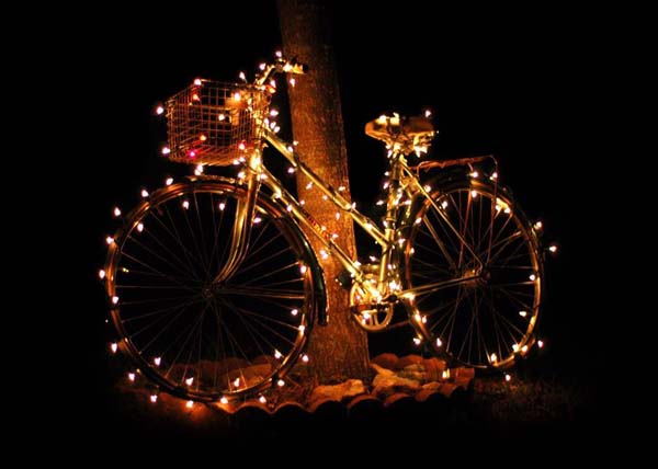 Xριστουγεννιάτικη παρέμβαση με ποδήλατα