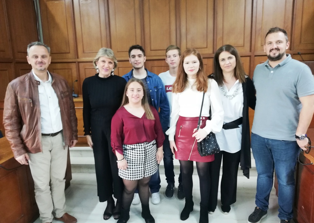 Τρικαλινές μαθήτριες για τα fake news στο Στρασβούργο