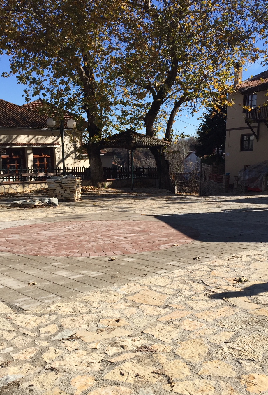 Ανακατασκευάστηκε η πλατεία στο Ξυλοπάροικο