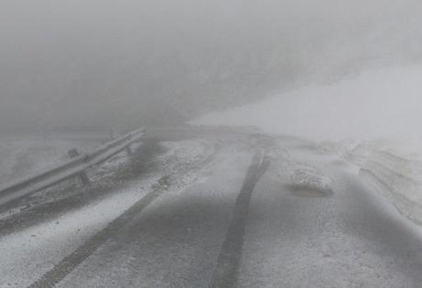 Ξεκίνησε η χιονόπτωση στα ορεινά των Τρικάλων 