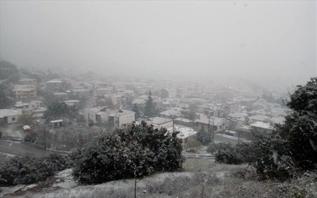 Ραγδαία επιδείνωση του καιρού – Χιόνια και καταιγίδες στη Θεσσαλία