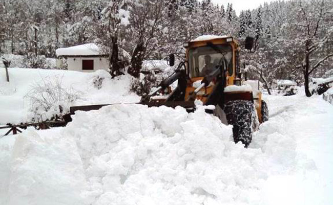 Νέα επιδείνωση του καιρού με χιόνια στα ορεινά της Θεσσαλίας 