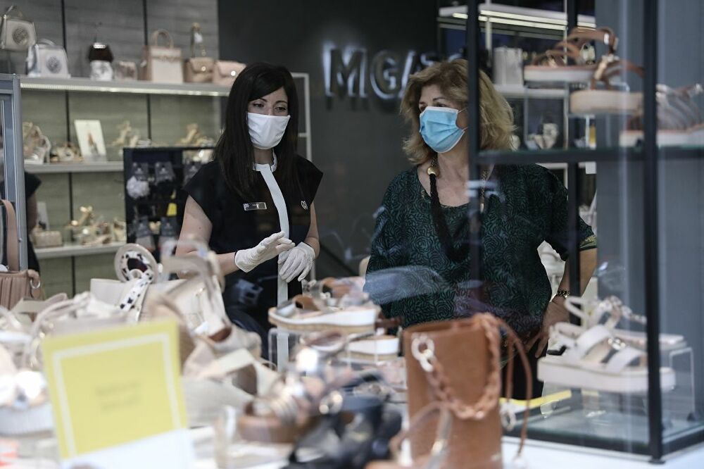 Εμπορικός Σύλλογος: Υποχρεωτική η μάσκα από όλους στα καταστήματα 