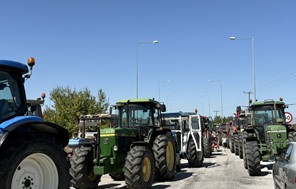 Oι Θεσσαλοί αγρότες απέκλεισαν τον Ε65