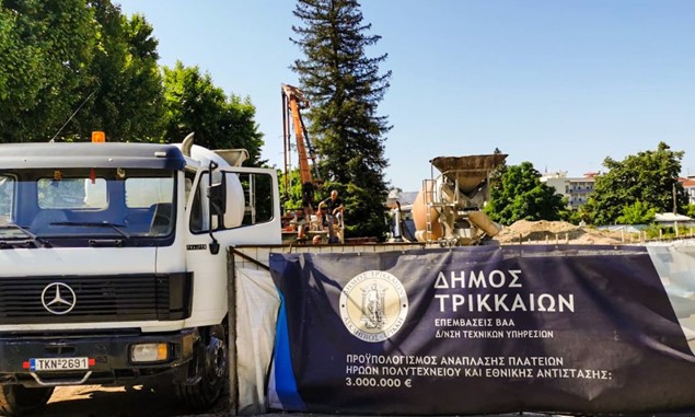 Η Αρχαιολογική Υπηρεσία έστειλε την αστυνομία στα έργα της πλατείας