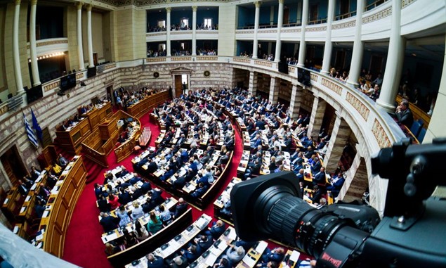 Oξύτατη αντιπαράθεση στη Βουλή για τα Τέμπη - Το βράδυ η ψηφοφορία