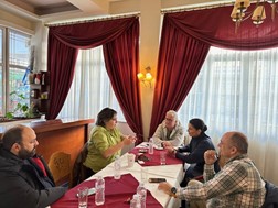 Με τον πρόεδρο Γιάννη Κουρούπα και τα μέλη της Ένωσης Ξενοδόχων Τρικάλων συναντήθηκε η Μαρίνα Κοντοτόλη 