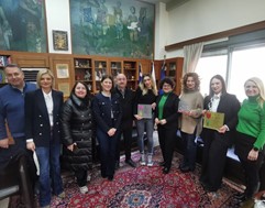 Bραβεία για τις καλύτερα στολισμένες βιτρίνες