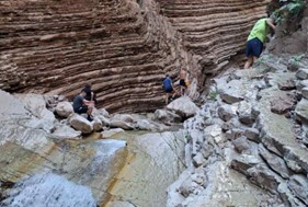 Επιχείρηση μεταφοράς τραυματία από φαράγγι στην Αθαμανία 