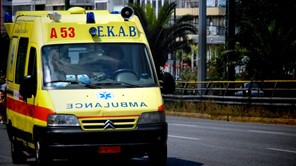 Τρίκαλα: Aνατροπή νταλίκας με τραυματισμό του οδηγού 