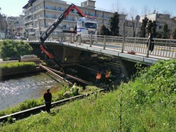 Δ. Τρικκαίων: Ξεκίνησε η ανακατασκευή των γεφυρών των Τρικάλων