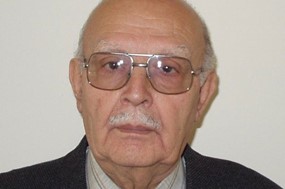 Aπεβίωσε ο Δημοσθένης Κακαές