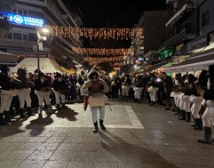 Μεγάλη γιορτή στα Τρίκαλα με τους Καρκάτζαλους Γοργογυρίου (φωτο)