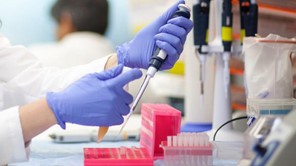 Κατεβάζουν ρολά τα μικροβιολογικά εργαστήρια στα Τρίκαλα 