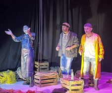 "Έρωτες, θεριακλήδικες κάψες και ιντέρτια": Τελευταίες έξι παραστάσεις