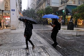 Ισχυρές βροχές και καταιγίδες την Κυριακή - Επηρεάζεται και η Θεσσαλία 