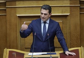 Σκρέκας στην Βουλή για ακρίβεια: Τα πρόστιμα θα κυμαίνονται από 5.000 έως 2 εκατ. ευρώ