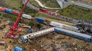 Tέμπη: Στη Βουλή νέα δικογραφία κατά Καραμανλή - Παπαδόπουλου