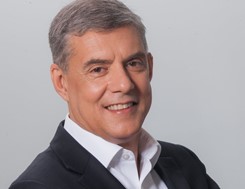 Επίθεση με μπογιές δέχθηκε ο Κ.Αγοραστός στο Πανεπιστήμιο Μακεδονίας - Καταδίκη από ΠΑΜΑΚ