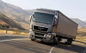 Πρόστιμο 1.000 ευρώ για τα φορτηγά στους παράδρομους