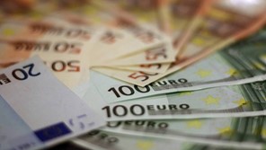 Κορωνοϊός: Έκτακτο επίδομα 400 ευρώ σε δικηγόρους, μηχανικούς, οικονομολόγους