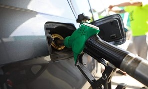 Tρίκαλα: Φλερτ της αμόλυβδης βενζίνης με τα 2 ευρώ