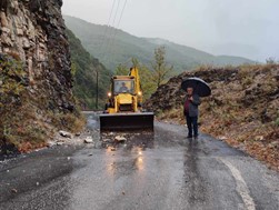Κακοκαιρία: Καταπτώσεις βράχων και διακοπές ρεύματος στα ορεινά του Δ.Πύλης 
