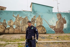 Τρικαλινός αξιωματικός του Λιμενικού κορυφαίος καλλιτέχνης των graffiti