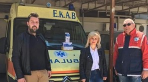 Υγειονομικό υλικό στο ΕΚΑΒ πρόσφερε ο Δήμος Φαρκαδόνας