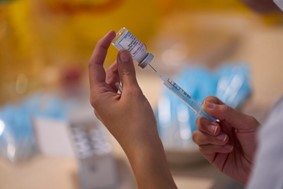 Υποχρεωτικός εμβολιασμός: Ποιοι θα πληρώσουν μισό πρόστιμο και ποιοι εξαιρούνται