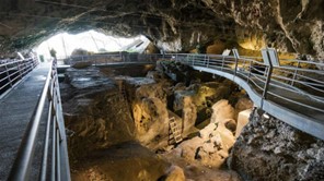 Στερεώνει το βράχο του Σπηλαίου της Θεόπετρας η Περιφέρεια Θεσσαλίας