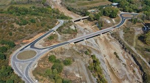 Ολοκληρώθηκαν η νέα γέφυρα και οι δύο κυκλικοί κόμβοι στο Διαλεχτό Τρικάλων  (video)