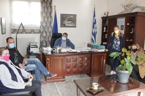 Στον Κ.Μαράβα ο Σύλλογος γονέων του Δημοτικού και Νηπιαγωγείου Πύλης