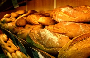 Ανατιμήσεις: Το ράλι στα σιτηρά "καίει" το ψωμί - Νέο κύμα επιβαρύνσεων 