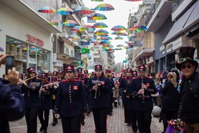 Μεγάλη παρέλαση Ξωτικών και αστείρευτο κέφι στο κέντρο των Τρικάλων