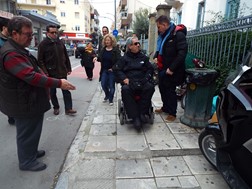 Ελλιπείς υποδομές στα Τρίκαλα για τα Ατομα με Αναπηρία