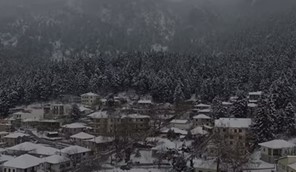 Ενα ξεχωριστό βίντεο με όμορφες εικόνες από τη χιονισμένη Ελάτη 