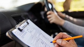 Ξεκινησαν με το...σταγονόμετρο οι εξετάσεις υποψήφιων οδηγών στα Τρίκαλα 
