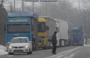Μέτρα της Τροχαίας για την επερχόμενη κακοκαιρία - Απαγόρευση κυκλοφορίας φορτηγών