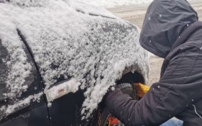 Στον πάγο τα Τρίκαλα – Συνεχείς ρίψεις αλατιού στο οδικό δίκτυο 
