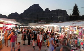 Πολύς κόσμος, λίγες αγορές στο πανηγύρι της Καλαμπάκας