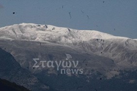 Έπεσαν τα πρώτα χιόνια στις βουνοκορφές της Καλαμπάκας