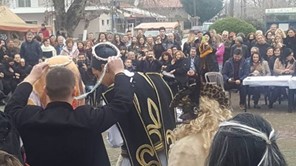 H αναπαράσταση του παραδοσιακού καραγκούνικου γάμου στα Μ. Καλύβια